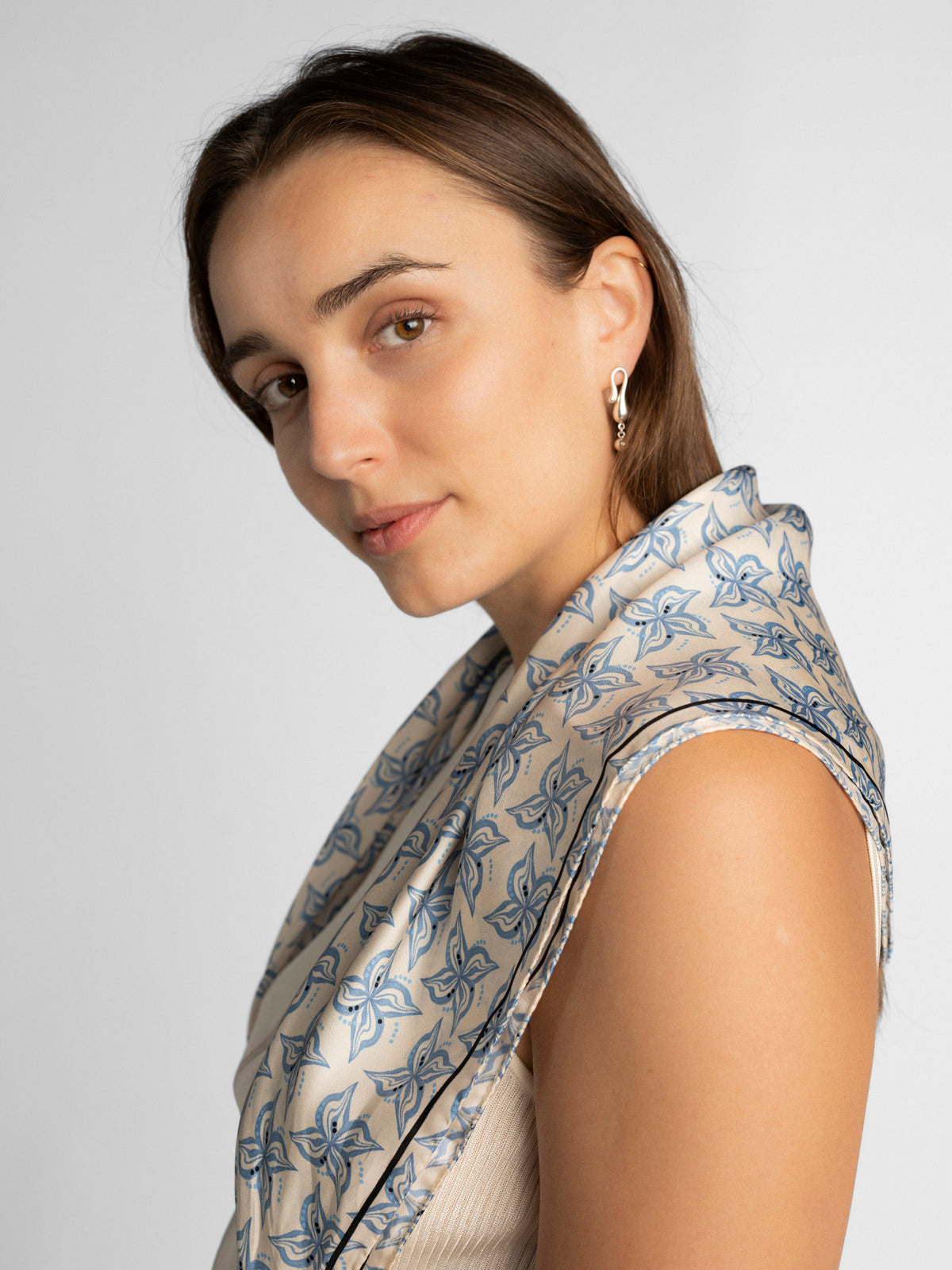 Milky White silk scarf M – KAASKAS